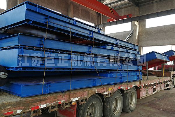 巨正機(jī)械公司一批擋板門驗(yàn)收合格，整裝待發(fā)了
